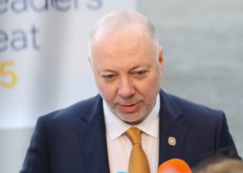 Кабинетът “Хаяши” реди схема с газа – разпродават ли България на парчета?