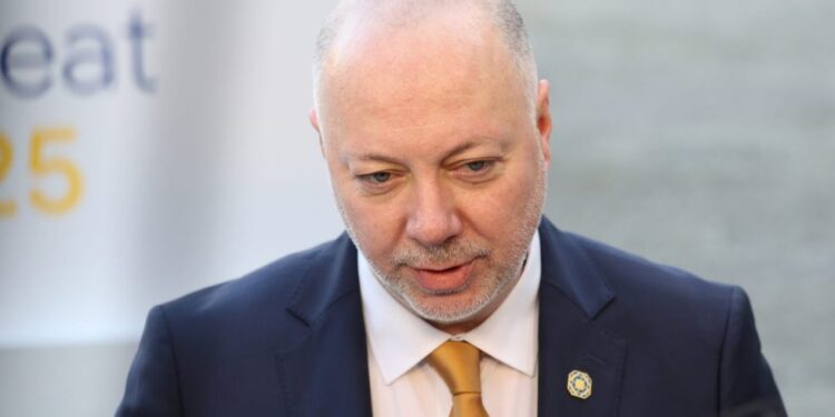 Кабинетът “Хаяши” реди схема с газа – разпродават ли България на парчета?