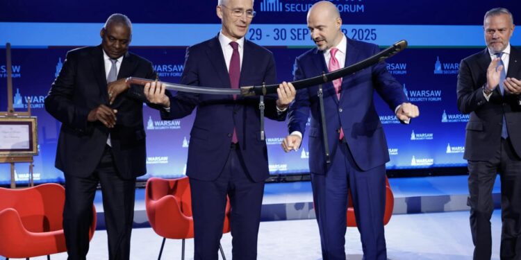 Столтенберг: Европа е длъжна да дава пари на Украйна, дори за сметка на собственото си образование и здравеопазване ВИДЕО