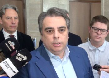 САЩ санкционираха “Лукойл”, Асен Василев заговори за криза с горивата