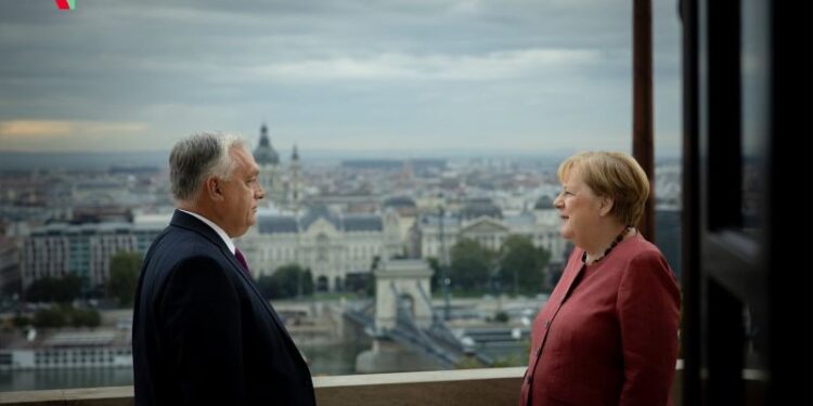 Мути Меркел разстрои планктона с признание за войната, а Орбан предупреди: ЕС се разпада!