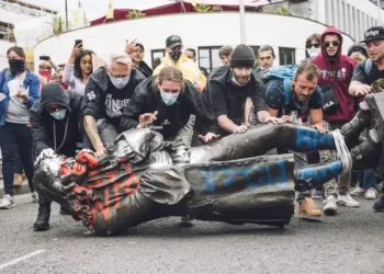 „Грозните граждани“ на джихад срещу „умрелите бели мъже“