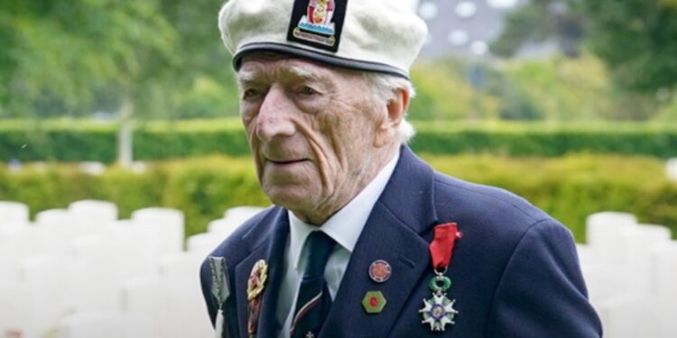 Стогодишен ветеран от Втората световна война: Днешна Великобритания не си струваше саможертвата. Приятелите ми дадоха живота си напразно… (ВИДЕО)