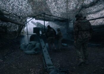 Подоляк пред “Льо Монд”: Украйна е готова да изтегли войските си от Донбас