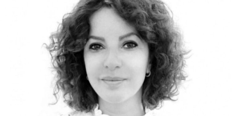 Ирини Зикидис: Всичко, до което се докосне нашия неолиберален елит, се превръща във фекалии!