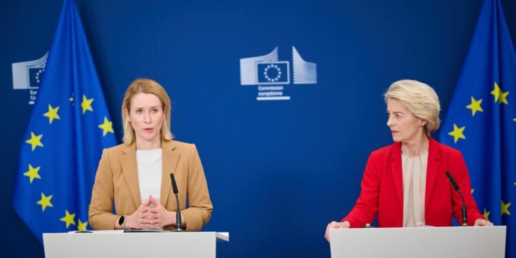 Унижението на евро елитите. А българските им слуги тук – туземци. Много сини бяха синове на червени, а всички заедно – свини