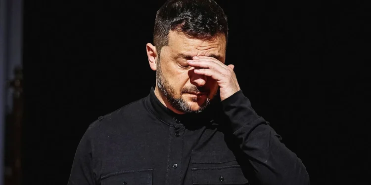 Financial Times: Зеленски се отказва от амбиции за НАТО, но има уловка